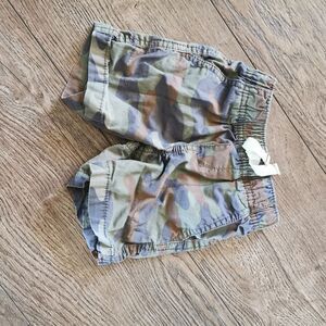 5/$10 Carter's Camo Boy shorts 18 M